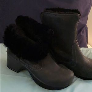 Black Dansko fleece lined boots ,39, barely worn!